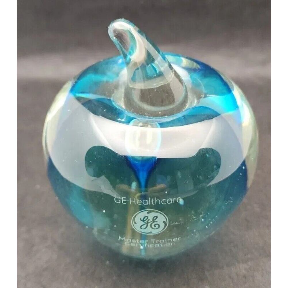 GE Healthcare Engrave 4" Apple Paperweight Art Glass‎ Rare PB204/17